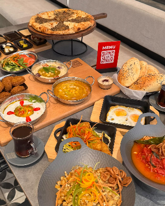 PLATTER FOR (FOUR - FIVE) + 2 SHISHA